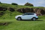 Volvo V40 D4 Cross Country 2016 года (UK)